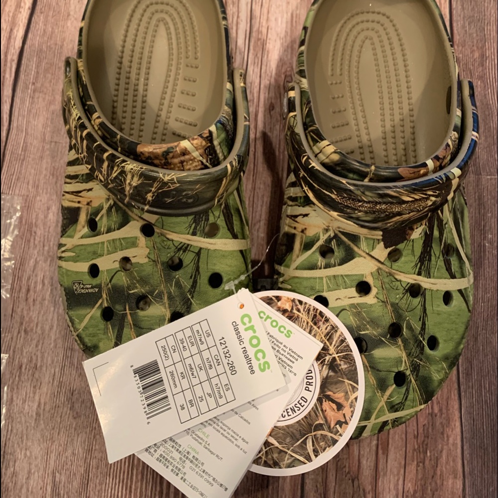 NWT Crocs Adult Classic Realtree Clog B2
Men's 7/Women's 9